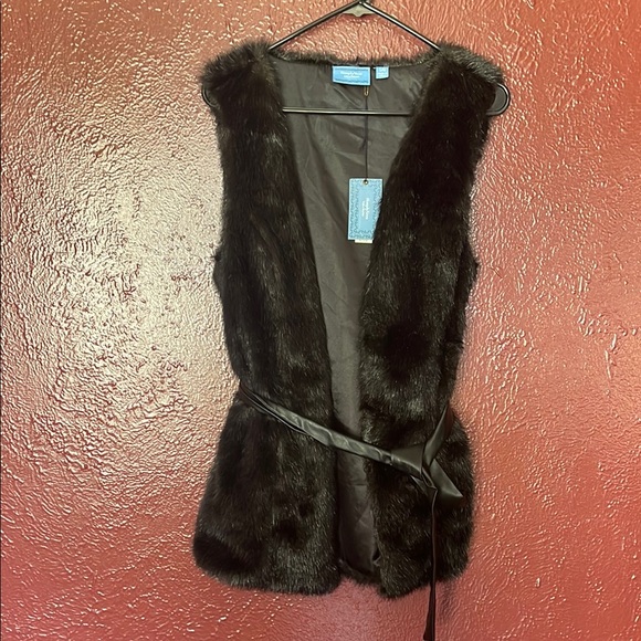 Simply Vera Vera Wang Jackets & Blazers - Vera Wang Black Faux Fur Vest with Belt